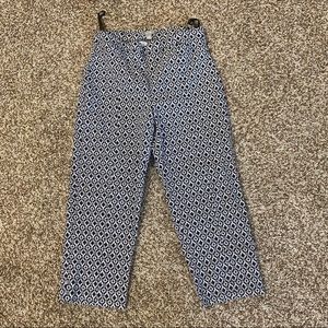 a1585-A5~ Suzanne Grae~Size 10 Woman Bottoms~Womens~Capris~Black